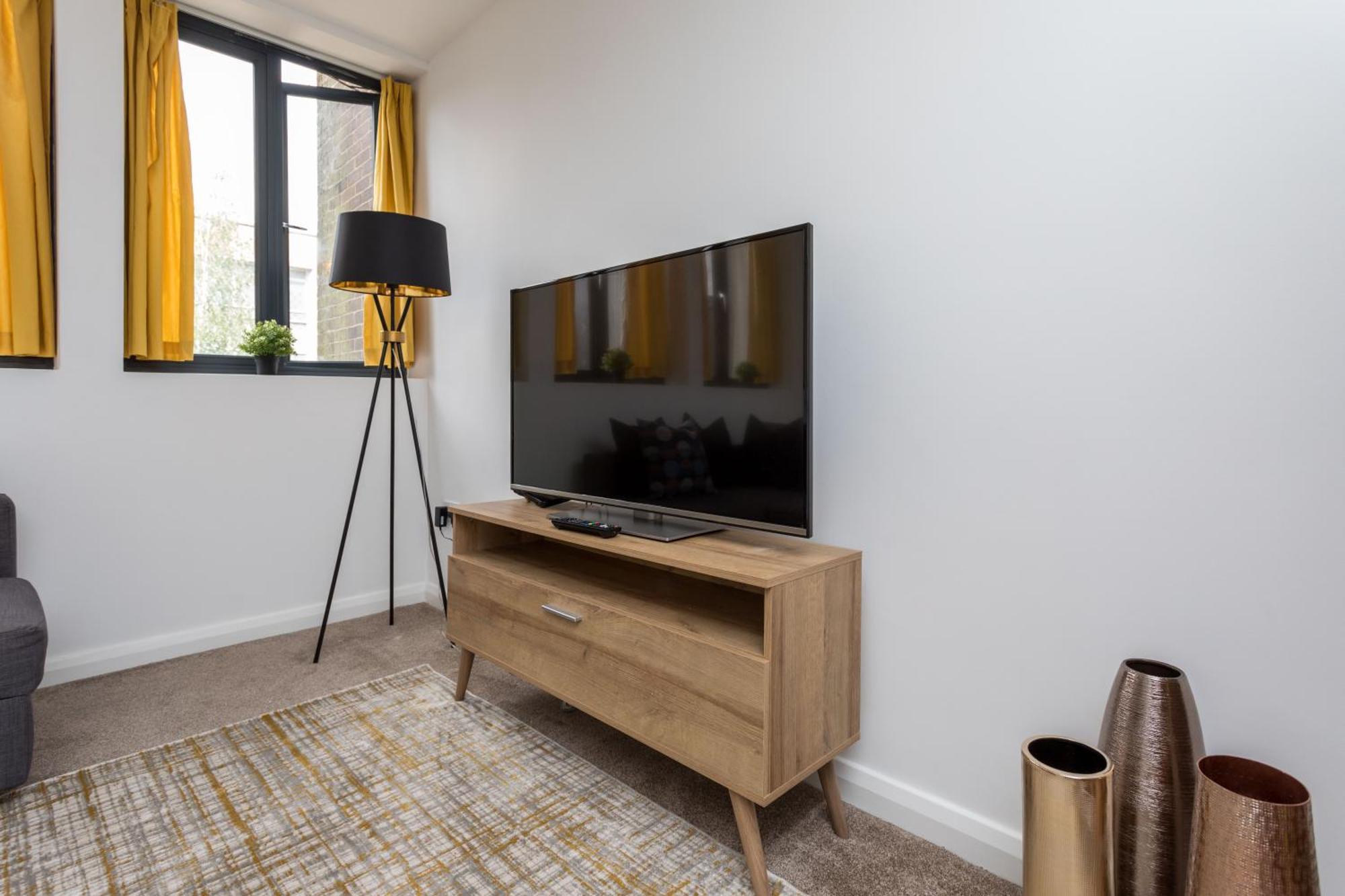 Flat 7- Spacious Studio Flat In The Heart Of Crawley Kültér fotó