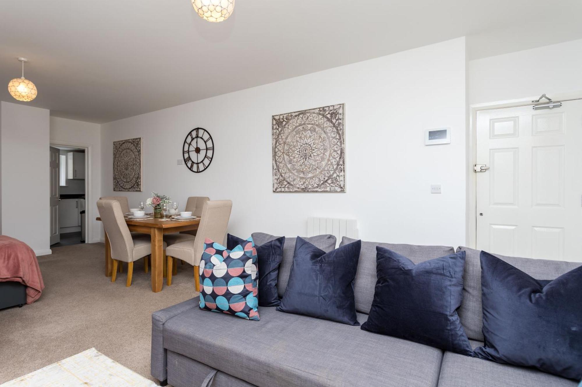 Flat 7- Spacious Studio Flat In The Heart Of Crawley Kültér fotó